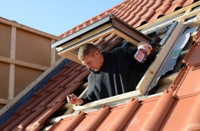Pose de fenêtres de toit Velux à Montselgues